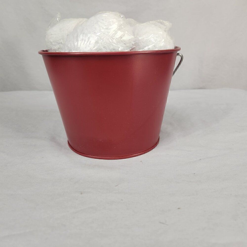 2 Indoor Snowball Fight Balls Buckets Hallmark Red Black 6 Soft Snowballs Each - Picture 7 of 11